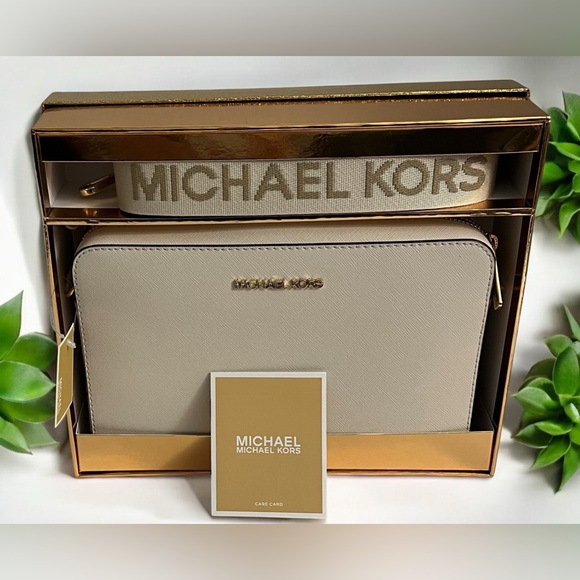 New MICHAEL KORS JET SET LG XBODY LEATHER CREAM BAG With Box - Picture 1 of 16